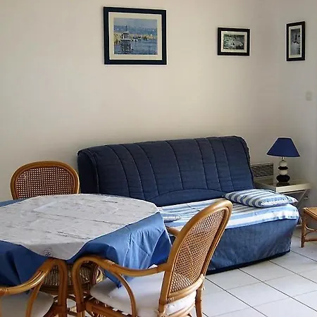 Royal Park Apartment *